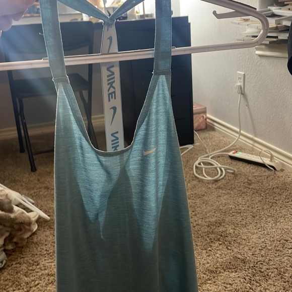 worn once nike athletic top!! - Picture 3 of 3